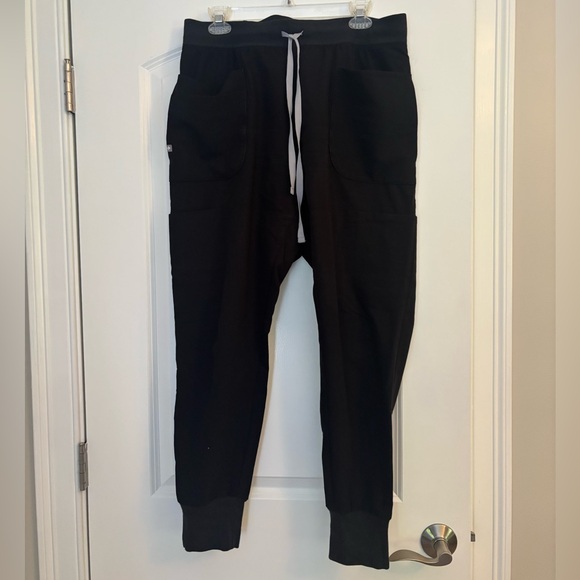 FIGS Women’s Joggers- Technical Collection - Picture 1 of 3